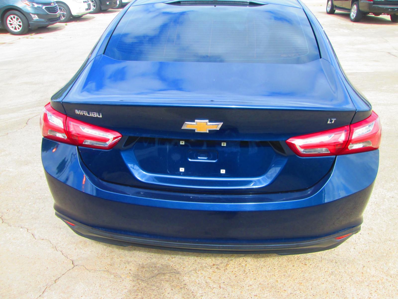 2020 BLUE Chevrolet Malibu LT (1G1ZD5ST2LF) with an 1.5L L4 DOHC 16V engine, 6A transmission, located at 1815 NE 28th St., Fort Worth, TX, 76106, (817) 625-6251, 32.795582, -97.333069 - Photo #5